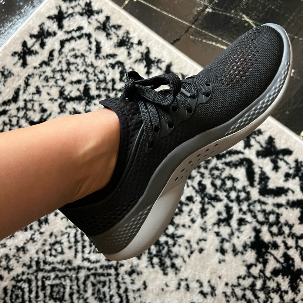 Womens Crocs tennis shoes sneakers